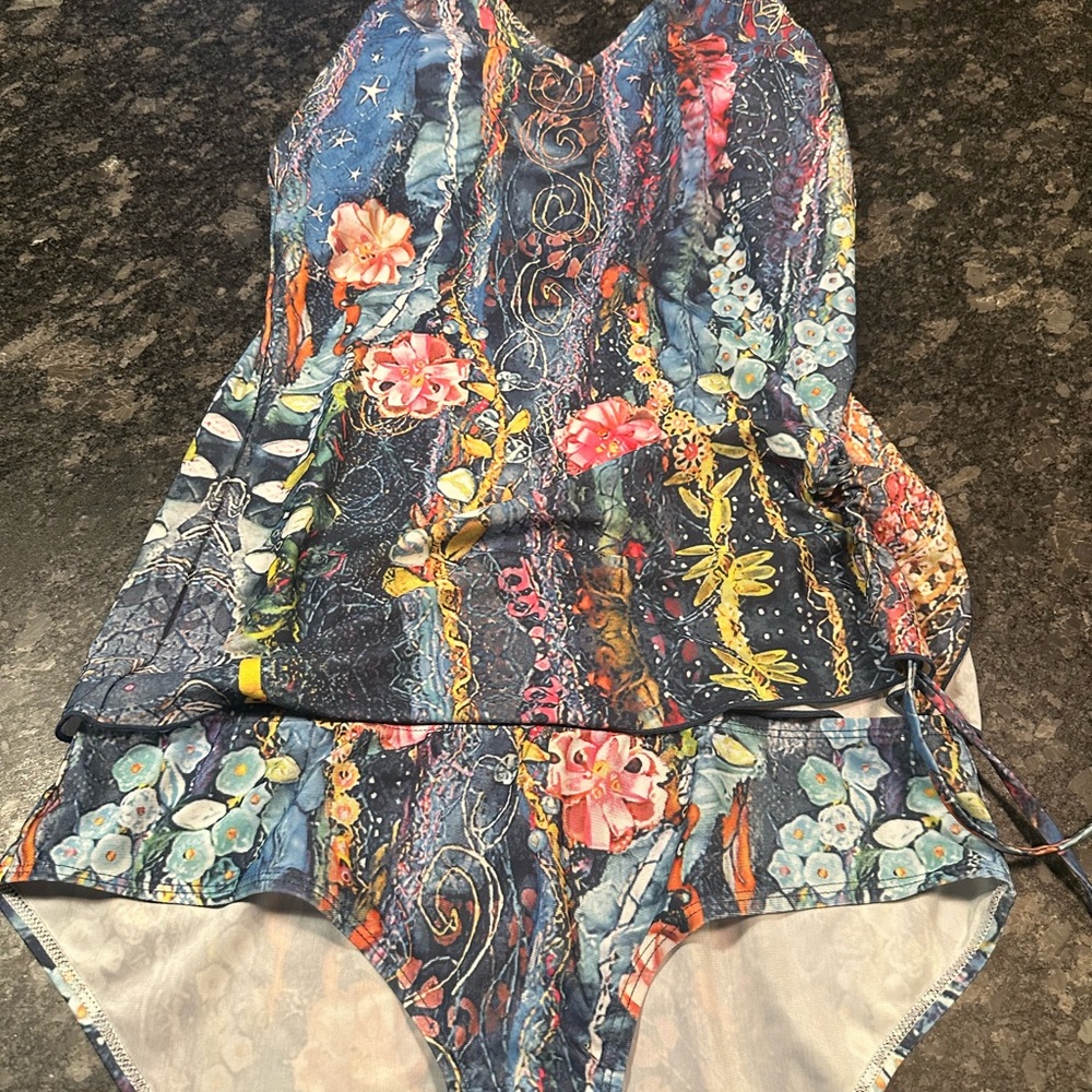 Underwater themed 2 piece tankini Large